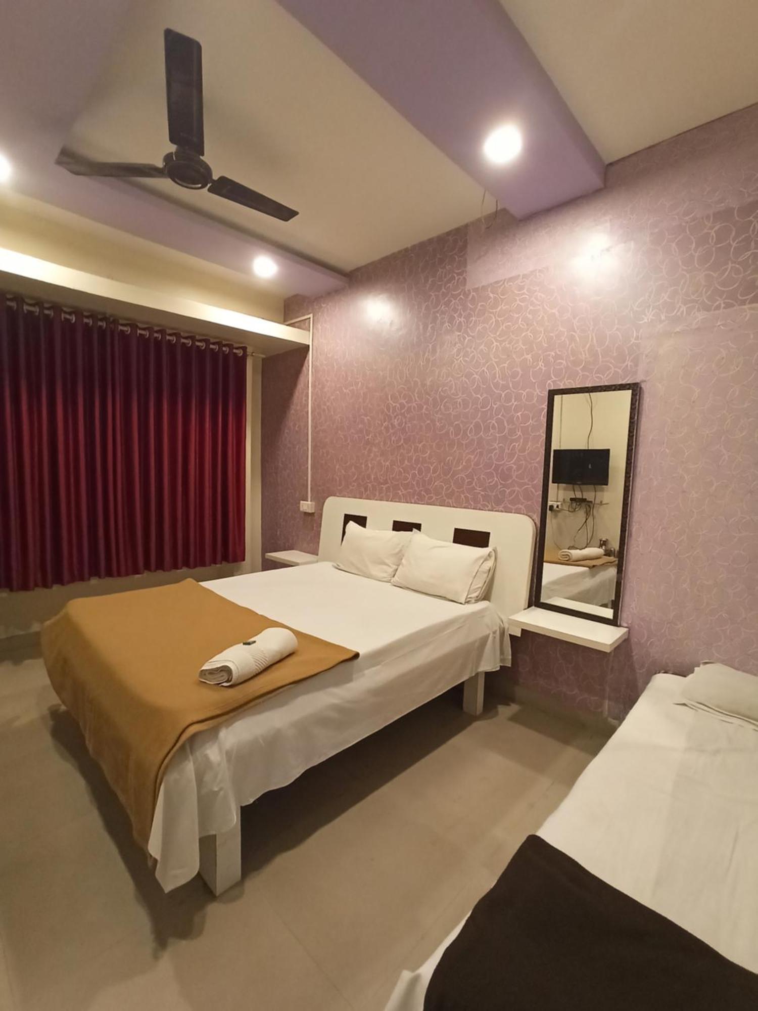 Malwade Motel Pune Exterior foto